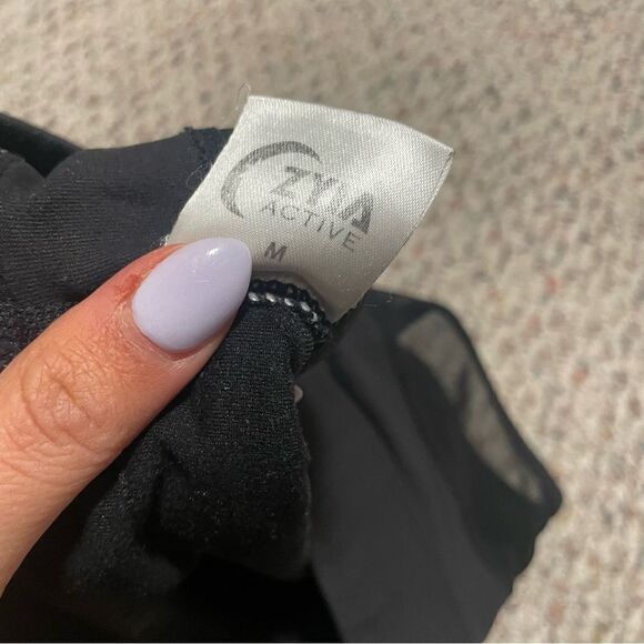 Zyia Active All Star Zip Back Sports Bra Black- Size Medium - Picture 5 of 5